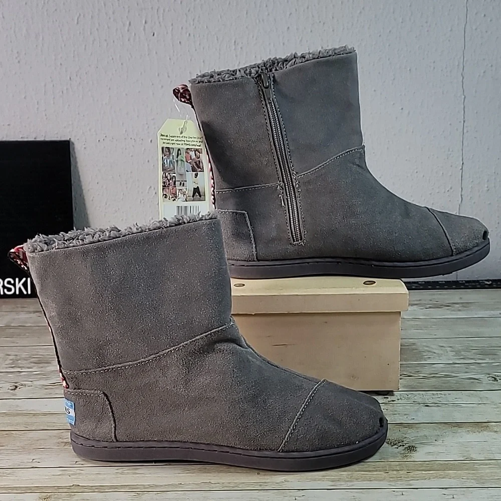 NEW NWT Toms Nepal Boots Grey Suede Boots‎ Youth Size 5 Women's Size 7